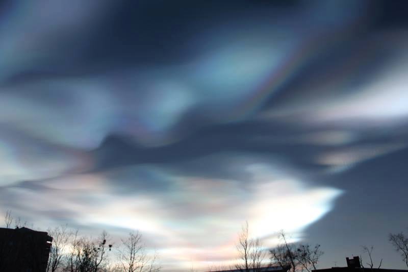 オーロラより見える確率は少ない 北極圏での珍しい雲 真珠母雲 たびせん Com